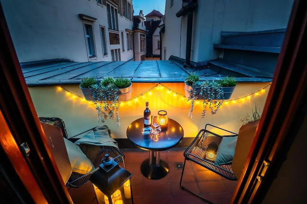 Appartamento 4Br & 2,5Bath Harry Potter Old Town And Great Patio Praga 0*,